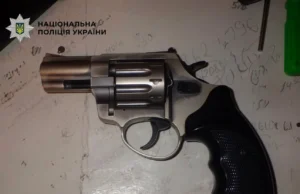У Києві чоловік влаштував стрілянину з балкона багатоповерхівки У-Києві-нетверезий-чоловік-влаштував-стрілянину-з-балкона-багатоповерхівки