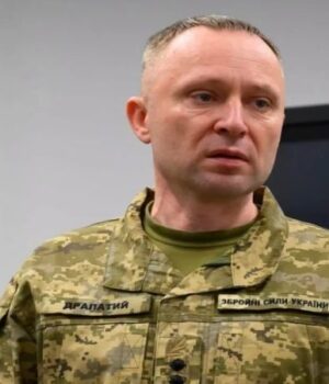 Сирський-перекинув-війська-з-Донеччини-на-Волинь,-щоб-відбивати-наступ-із-Білорусі:-Драпатий-скасував-це. Сирський-перекинув-війська-з-Донеччини-на-Волинь,-щоб-відбивати-наступ-із-Білорусі:-Драпатий-скасував-це.