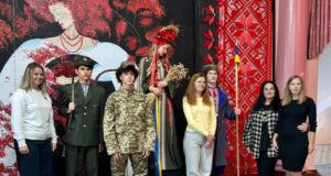Вшанування загиблих захисників у Будинку культури Благодатного У-Благодатному-вшанували-подвиг-Захисників-і-Захисниць-України
