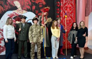 Вшанування загиблих захисників у Будинку культури Благодатного У-Благодатному-вшанували-подвиг-Захисників-і-Захисниць-України