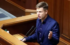 Європейська солідарність розглядає виключення Гончаренка через ідеологічні розбіжності "Не-можемо-продовжувати-спільний-шлях"-–-у-фракції-ЄС-натякнули-на-виключення-Гончаренка