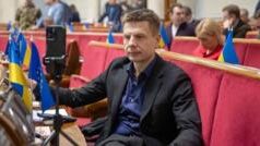 Олексія Гончаренка виключили з фракції “Європейська Солідарність” Чому-Олексія-Гончаренка-виключили-з-фракції-Європейська-Солідарність-Порошенка