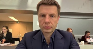 Гончаренка виключили з фракції “Європейська солідарність” через розбіжності "Більше-не-у-фракції":-у-"Європейській-солідарності"-підтвердили-виключення-Гончаренка