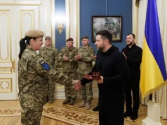 Зеленський нагородив воїнів, які від перших днів війни боронять міста України Зеленський нагородив воїнів, які від перших днів війни боронять міста України