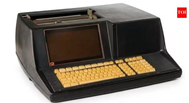 У будинку випадково знайшли рідкісний комп’ютер 1972 року: він коштував майже $50 тисяч У-будинку-випадково-знайшли-рідкісний-комп’ютер-1972-року:-він-коштував-майже-$50-тисяч
