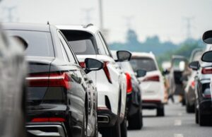 Київ скували величезні затори: які мости стоять та що відбувається з метро Київ-скували-величезні-затори:-які-мости-стоять-та що відбувається-з метро