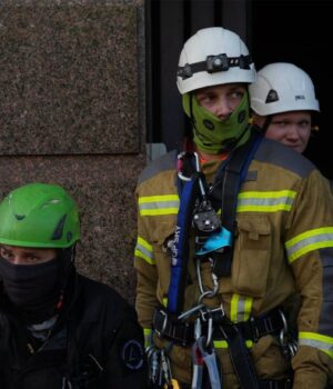 ryatuvalniki_kiyiv_osin_facebook_com_dsnskyiv_5eebfccb44f45455b9a480de72bf5ac7_1300x820.jpg РФ вдарила по промисловому підприємству у Дніпрі