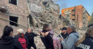 Росія вдарила ракетами по Прилуках, є загиблі та поранені, зруйнована житлова 5-поверхівка Росія-вдарила-ракетами-по-Прилуках,-є-загиблі-та-поранені,-зруйнована-житлова-5-поверхівка