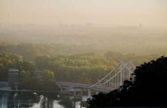 Погіршення якості повітря в Київській області 7 жовтня через дрібний пил У шести містах Київщини погіршилась якість повітря