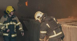 Окупанти атакували Київ: у будинках спалахнули пожежі, є постраждалі Окупанти-атакували-Київ:-у-будинках-спалахнули-пожежі,-є-постраждалі