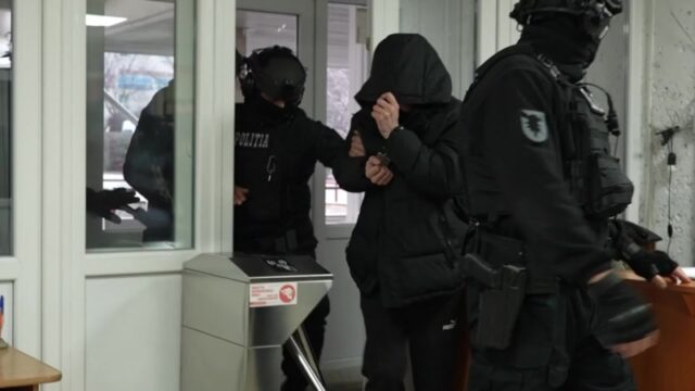 Молдованина, звинуваченого у вербуванні для скоєння вбивств в Україні, передано до суду «Потрібні-фото-будинку,-під’їзду,-дверей»-Помилуваного-у-2022-році-молдованина-судять-за-підготовку-вбивств-у.