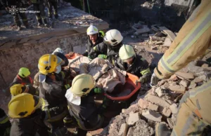 У Прилуках з-під завалів деблокували тіло ще однієї дитини, кількість жертв зросла до 19 У-Прилуках-з-під-завалів-деблокували-тіло-ще-однієї-дитини,-кількість-жертв-зросла-до-19