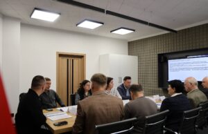 Бізнес і освіта мають працювати разом: на Волині обговорили кадровий дефіцит і шляхи його подолання Бізнес-і-освіта-мають-працювати-разом:-на-Волині-обговорили-кадровий-дефіцит-і-шляхи-його-подолання