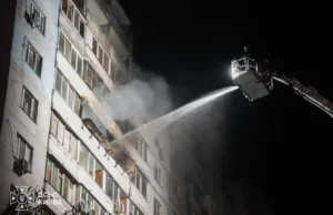 У Києві російський дрон влучив у житловий будинок: постраждали чотири особи російський-дрон-влучив-у-будинок-у-Києві:-постраждали-4-людини