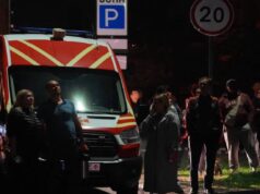 Дрон атакував житловий будинок у Києві: четверо постраждалих, зокрема діти РФ вдарила по багатоповерхівці в Києві: частину будинку зруйновано, серед постраждалих діти