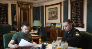 Українці найбільше довіряють Зеленському іі Буданову, — дані опитування Українці найбільше довіряють Зеленському іі Буданову, — дані опитування