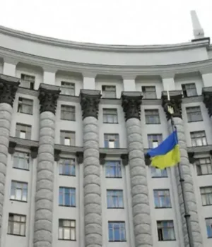 Кабмін-звільнив-трьох-посадовців-і-призначив-чотирьох-нових
