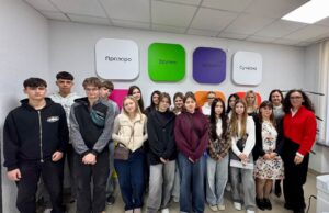 Студенти Нововолинського коледжу відвідали Центр надання адміністративних послуг Студенти-електромеханічного-коледжу-ознайомилися-з-роботою-ЦНАПу