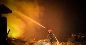 Росія вдарила КАБом поблизу багатоповерхівки в Запоріжжі: є загиблий і поранені Росія-вдарила-КАБом-поблизу-багатоповерхівки-в-Запоріжжі:-є-загиблий-і-поранені