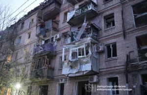 Російські удари по Запоріжжю: загиблий та постраждалі, зокрема дитина росіяни-завдали-6-ударів-по-Запоріжжю-–-загинув-чоловік,-серед-поранених-дитина,-пошкоджено-заклад-освіти