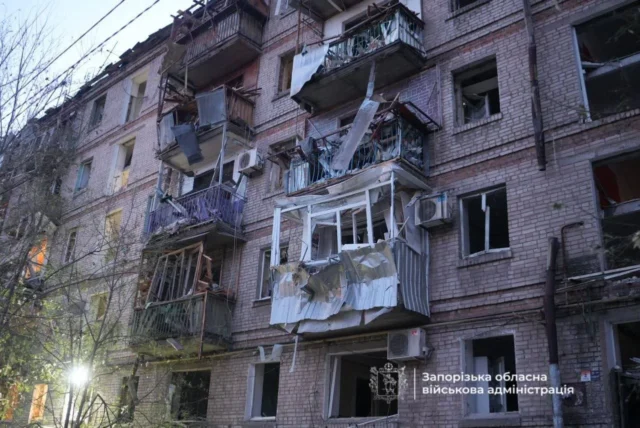 Російські удари по Запоріжжю: загиблий та постраждалі, зокрема дитина росіяни-завдали-6-ударів-по-Запоріжжю-–-загинув-чоловік,-серед-поранених-дитина,-пошкоджено-заклад-освіти