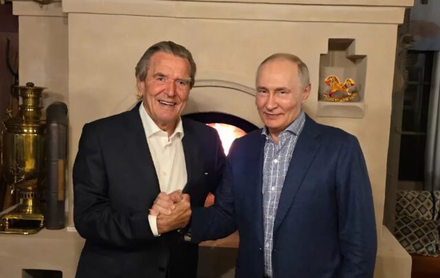 Ґергард Шредер відвідав Москву на день народження Володимира Путіна Путін запросив Шредера додому на День народження