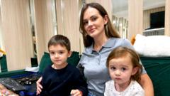 Кияни шукають безпечні місця на фоні російських атак та наближення зими Як-російські-удари-й-усе-ближча-зима-змушують-киян-виїжджати-з-міста