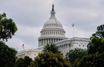 «Трампу не можна довіряти»: у США вибухнули критикою після рішення щодо російського пального «Трампу-не можна-довіряти»:-у США-вибухнули-критикою-після-рішення-щодо-російського-пального