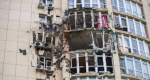 Кличко пояснив, що не закликав до евакуації, а просив киян розглянути різні варіанти заради власної... Кличко-пояснив,-що-не-закликав-до-евакуації,-а-просив-киян-розглянути-різні-варіанти-заради-власної.