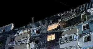 Сотні вибитих вікон і поранені люди: уДніпрі дрон атакував багатоповерхівку Сотні-вибитих-вікон-і поранені-люди:-уДніпрі-дрон-атакував-багатоповерхівку
