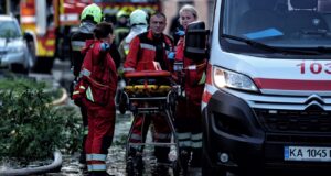 На Рівненщині помер 13-річний хлопчик, поранений під час атаки 9 жовтня Лікарі майже добу боролися за життя 13-річного Максима, пораненого під час атаки РФ