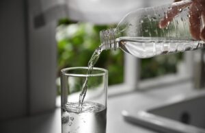 Скільки води треба випивати щодня, щоб схуднути: відповідь дієтологині Скільки-води-треба-випивати-щодня,-щоб-схуднути:-відповідь-дієтологині