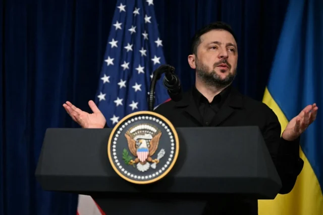 Зеленський анонсував новий пакет військової допомоги від ЄС на 3 млрд євро Зеленський анонсував новий пакет військової допомоги від ЄС на 3 млрд євро