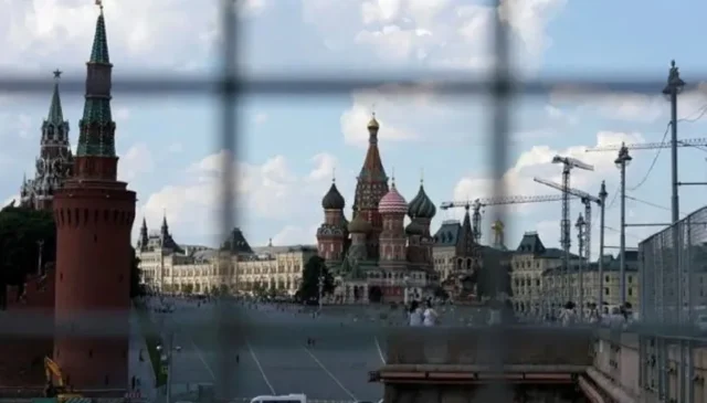 ЄС запровадив нові санкції проти Росії: 826 підприємств та 743 посадовців під обмеженнями Нові-санкції-ЄС-проти-росії:-хто-і-за-що-потрапив-під-обмеження