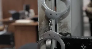 У Кропивницькому затримали чоловіка після вибухів гранат і стрілянини У Кропивницькому затримали чоловіка після вибухів гранат і стрілянини