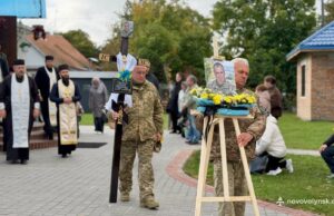 Прощання з воїном Андрієм Єфрємовим у Нововолинську Нововолинськ-попрощався-з-Героєм-Андрієм-Єфрємовим