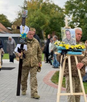 Нововолинськ-попрощався-з-Героєм-Андрієм-Єфрємовим