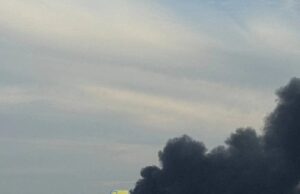 У Росії знову “двіжуха”: величезна пожежа охопила завод у Ростовській області (фото, відео) У Росії-знову-“двіжуха”:-величезна-пожежа-охопила-завод-у Ростовській-області-(фото,-відео)