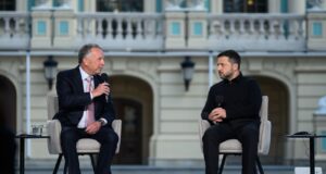Зеленський закликає до миру та обговорює енергетичне перемир’я з США Україна запропонувала посланцям Трампа провести нову зустріч, – Зеленський