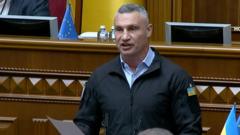 “Третю-світову-можна-вішати-на-Кличка,-але-де-ППО-столиці”?-Мер-Києва-відповів-на-закиди. “Третю-світову-можна-вішати-на-Кличка,-але-де-ППО-столиці”?-Мер-Києва-відповів-на-закиди.