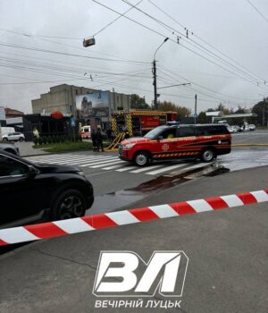 РФ вдарила-по гуртовому-складі-в Луцьку:-під-завалами-знаходять-загиблих,-кількість-жертв-росте —-усі-деталі-(оновлено) РФ вдарила-по гуртовому-складі-в Луцьку:-під-завалами-знаходять-загиблих,-кількість-жертв-росте —-усі-деталі-(оновлено)