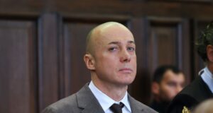 Суд у Гамбурзі над Сергієм Кузнєцовим: обвинувачення в організації підриву “Північного потоку” Підрив “Північного потоку” кваліфікують як воєнний злочин: під судом зібрався мітинг