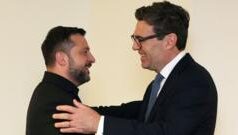 Прем’єр Британії Бернем прагне відновити зв’язки між Україною та США Прем’єр-Британії-Бернем-каже,-що-хоче-“відновити-мости”-між-Зеленським-і-Трампом