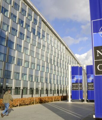 Інцидент з пожежею суден у Чорному морі: НАТО скликає послів на засідання НАТО терміново скликає засідання через атаки РФ на судна в Чорному морі