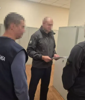 Трьох-поліцейських-на-Дніпропетровщині-підозрюють-у-розбої-зі-стріляниною-заради-$68-тисяч Трьох-поліцейських-на-Дніпропетровщині-підозрюють-у-розбої-зі-стріляниною-заради-$68-тисяч