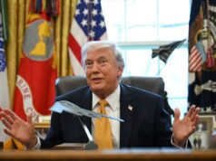 Трамп знову коментує Крим, стверджуючи, що він “омивається океаном” Трамп побачив “океан” з чотирьох сторін навколо Криму: “Я розбираюся”