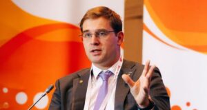 Тимур Турлов став новим президентом ФІДЕ: російська шахова спільнота вітає обрання Турлов очолив ФІДЕ: у Росії святкують, генпрокуратура відмовилася від позову