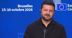 Зеленський незвично відреагував на запитання, чи робить Трамп його “цапом-відбувайлом” Зеленський-незвично-відреагував-на-запитання,-чи-робить-Трамп-його-“цапом-відбувайлом”