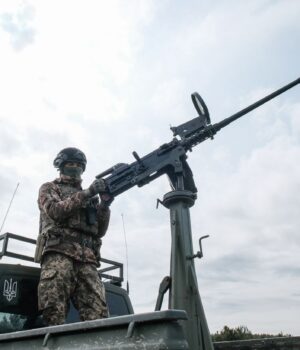 РФ удень запустила понад 300 дронів і “Бандеролі”: скільки збила ППО