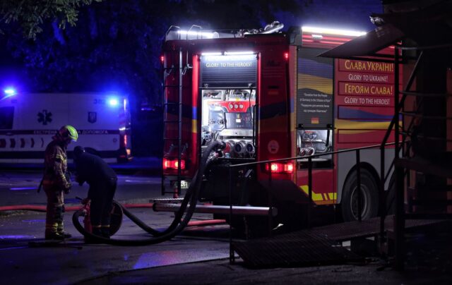 Атака на Харків: дев’ятеро постраждалих внаслідок обстрілу РФ вдарила по Харкову “Бандеролями”: пошкоджено багатоповерхівки, є постраждалі